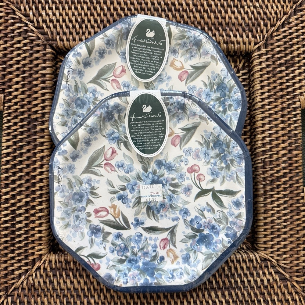 Gloria Vanderbilt Vintage Paper Plates Set of 2 Blue Floral Print 9 Inch